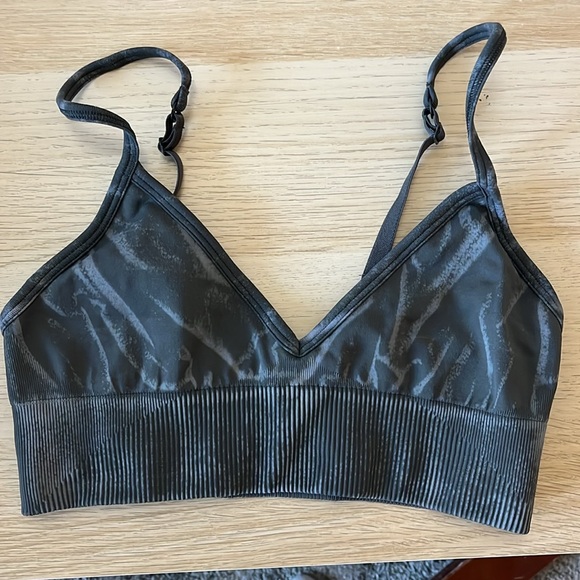 Lululemon Ebb To Street Bra Size 4 - Picture 5 of 8